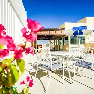 https://12-bees-hotel.allrivieramayahotels.com